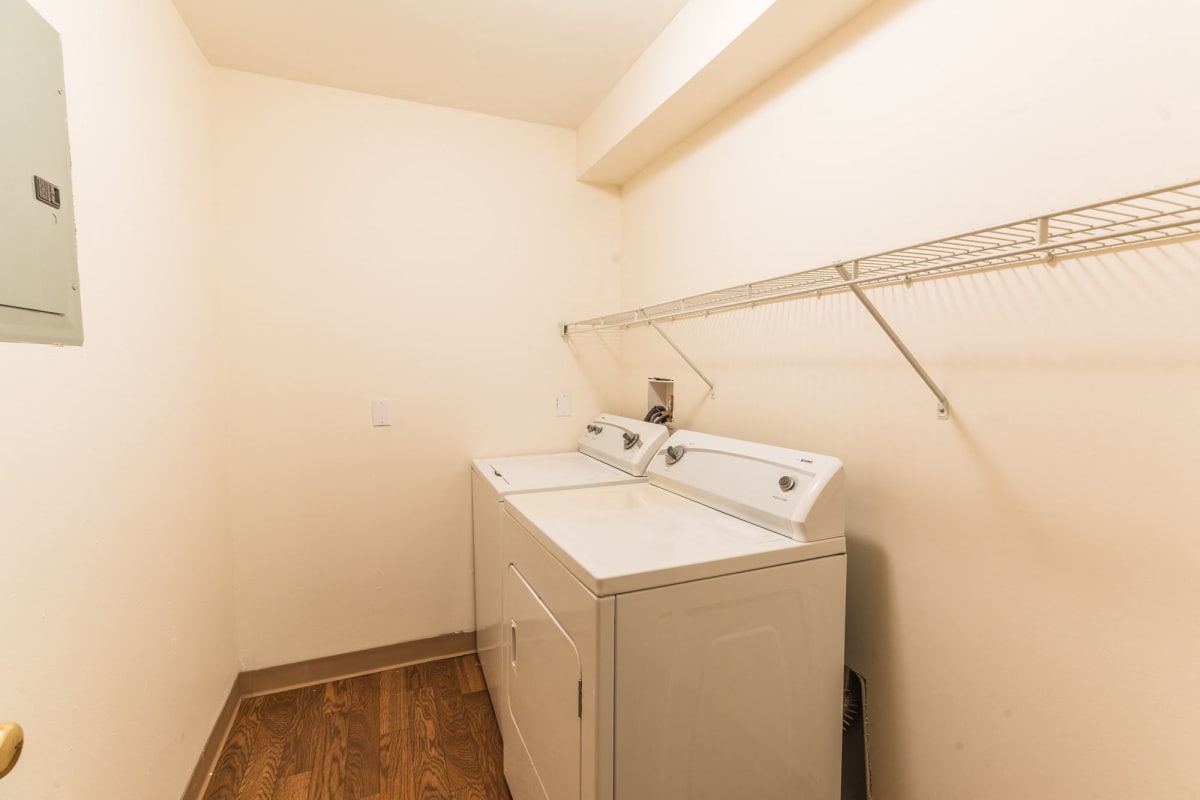 Photos and Video of Waters Edge Apartments in East Lansing, MI